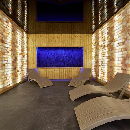 Zloty Horyzont Superior Glowny Budynek Z Basenem, Silownia, Grota Solna, Bawialnia I Restauracja Horyzont Smakow *