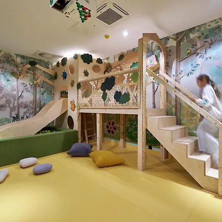 Zloty Horyzont Superior Glowny Budynek Z Basenem, Silownia, Grota Solna, Bawialnia I Restauracja Horyzont Smakow