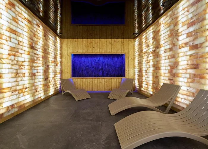 Zloty Horyzont Superior Glowny Budynek Z Basenem, Silownia, Grota Solna, Bawialnia I Restauracja Horyzont Smakow *