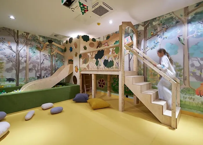 Zloty Horyzont Superior Glowny Budynek Z Basenem, Silownia, Grota Solna, Bawialnia I Restauracja Horyzont Smakow