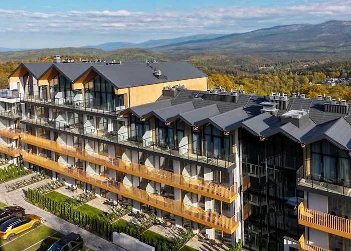 Zloty Horyzont Superior Glowny Budynek Z Basenem, Silownia, Grota Solna, Bawialnia I Restauracja Horyzont Smakow